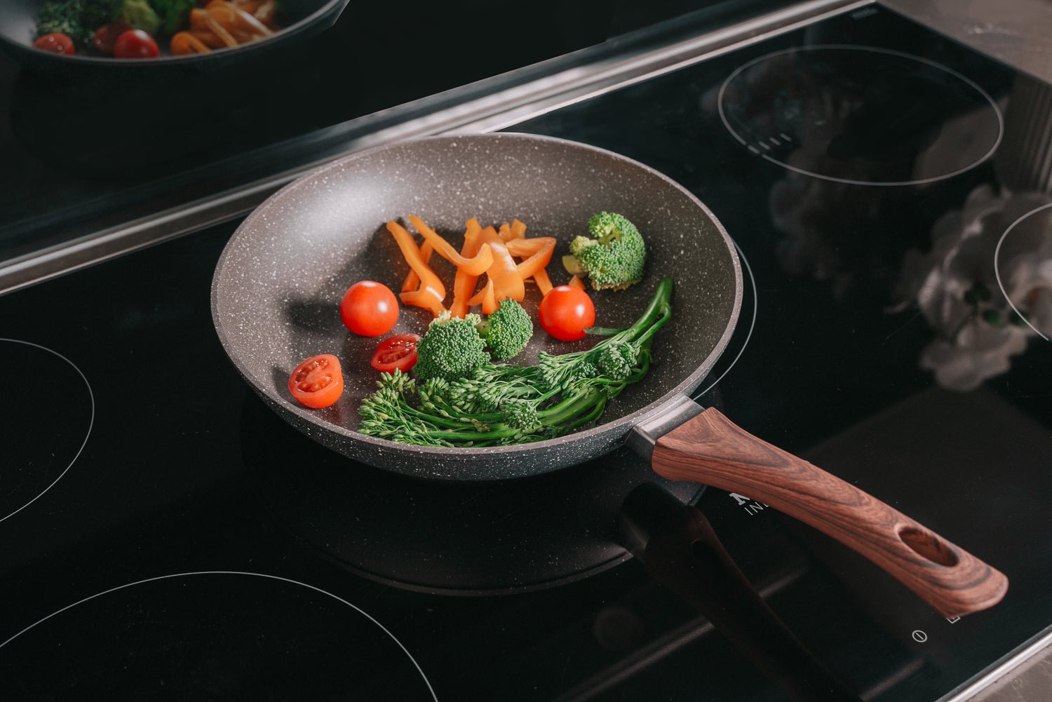 28cm PFOA Free Non - Stick Saute Pan with Lid - Home & Garden > Kitchenware > Skillets & Frying Pans - Rivercity House & Home Co. (ABN 18 642 972 209) - Affordable Modern Furniture Australia