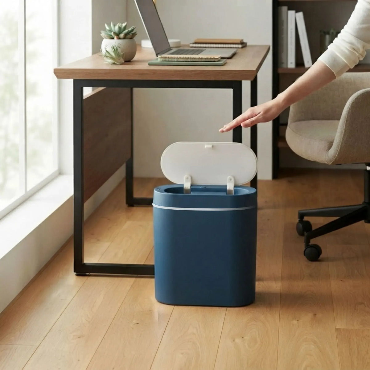 7L Automatic Motion Sensor Trash Bin with Lid - Blue