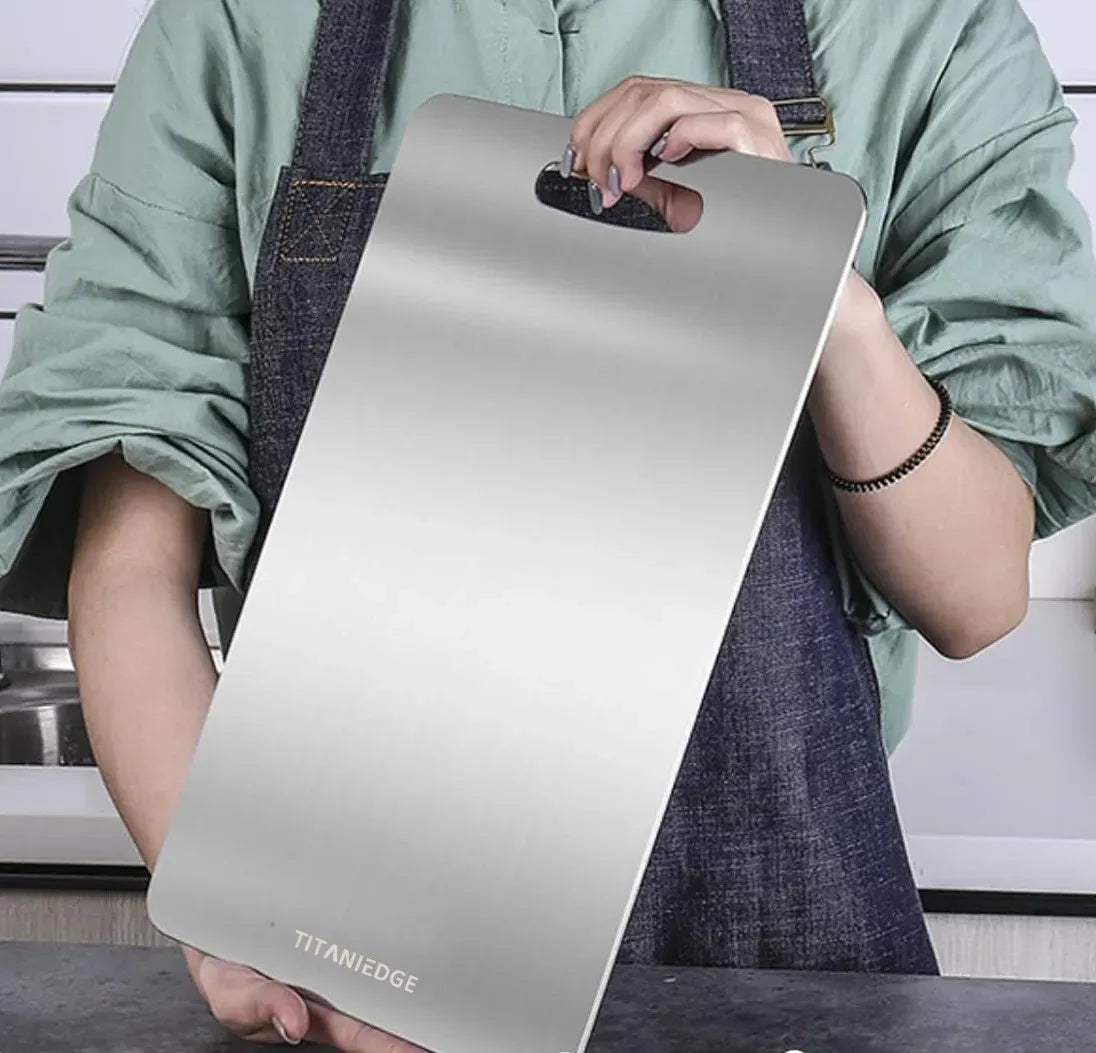 Double-Sided Titanium Cutting Board 34x23cm - Silver