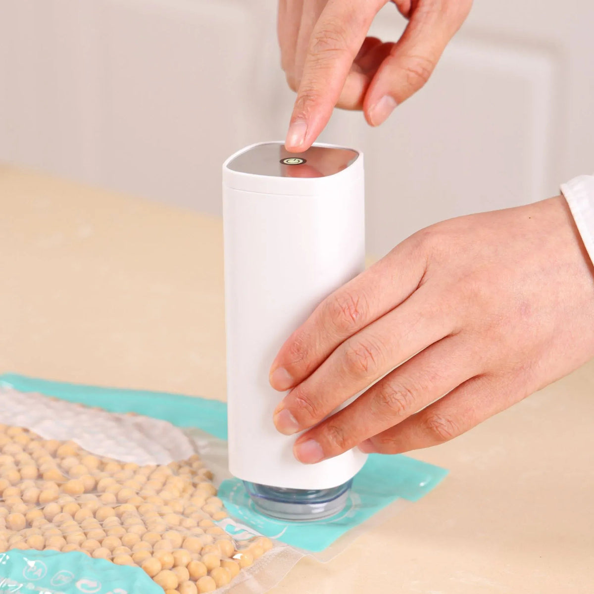 Automatic Vacuum Sealer Kit with 10 Reusable Bags - White - Home & Garden > Kitchenware > Kitchen Knives - Rivercity House & Home Co. (ABN 18 642 972 209) - Affordable Modern Furniture Australia