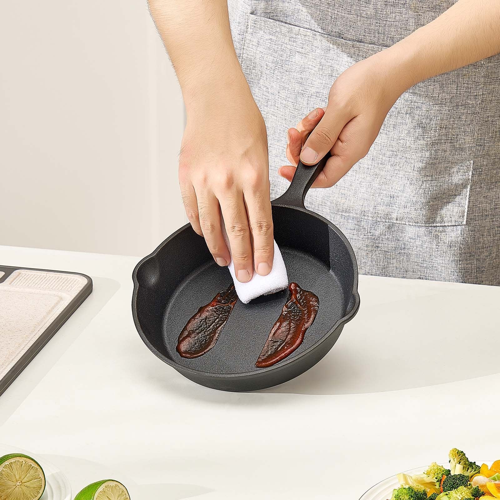 Cast Iron Skillet, 3 Pcs Frying Pan Set (160, 220, 265 mm), Heavy - Duty Skillets with Heat - Resistant Handle, Pre - Seasoned Chef's Pan, Kitchen Cookware, for Oven, Gas, Electrical, Induction, Black - Home & Garden > Kitchenware > Skillets & Frying Pans - Rivercity House & Home Co. (ABN 18 642 972 209) - Affordable Modern Furniture Australia