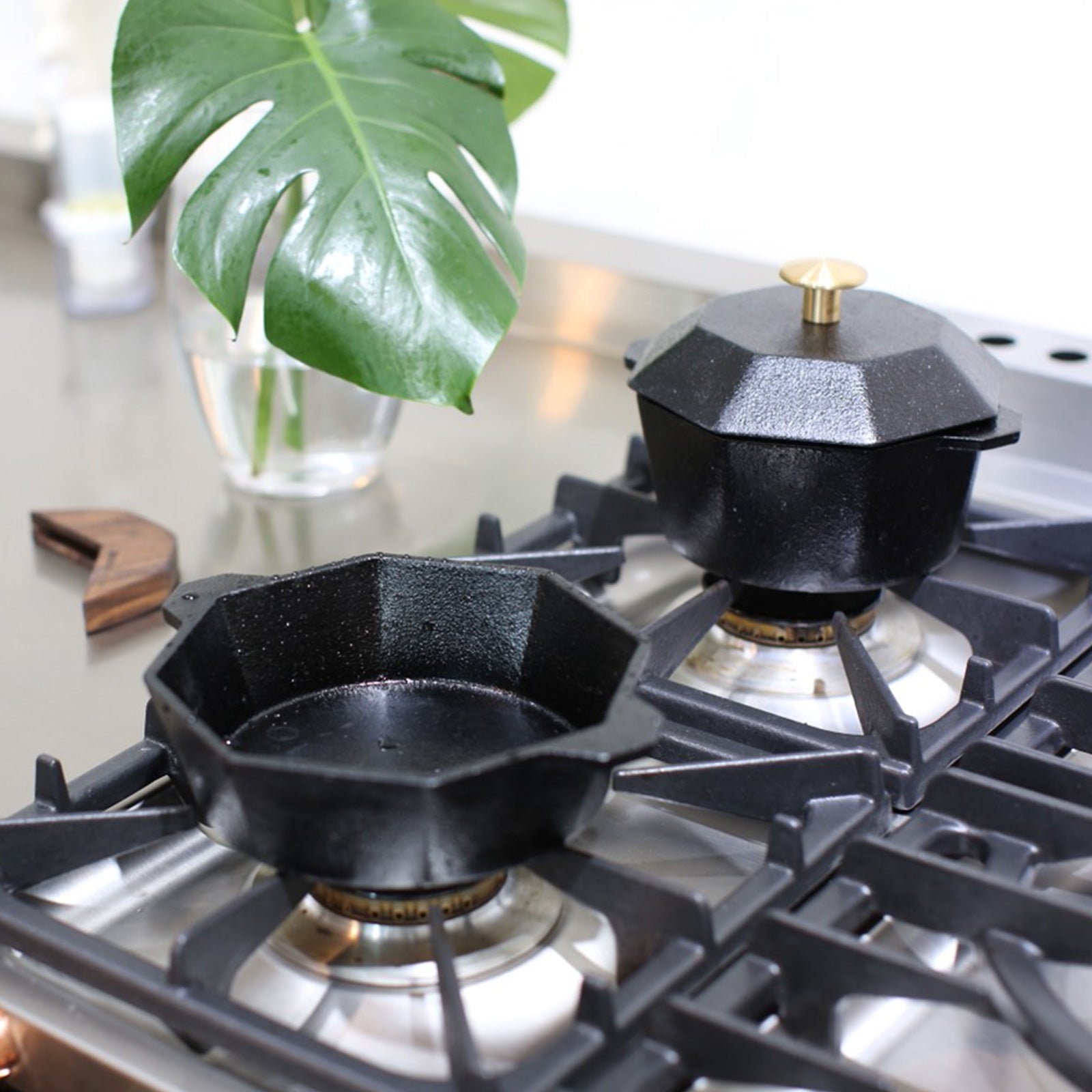 Cast - Iron Traditional Pot Pre - seasoned Non - stick 21cm - Home & Garden > Kitchenware > Skillets & Frying Pans - Rivercity House & Home Co. (ABN 18 642 972 209) - Affordable Modern Furniture Australia