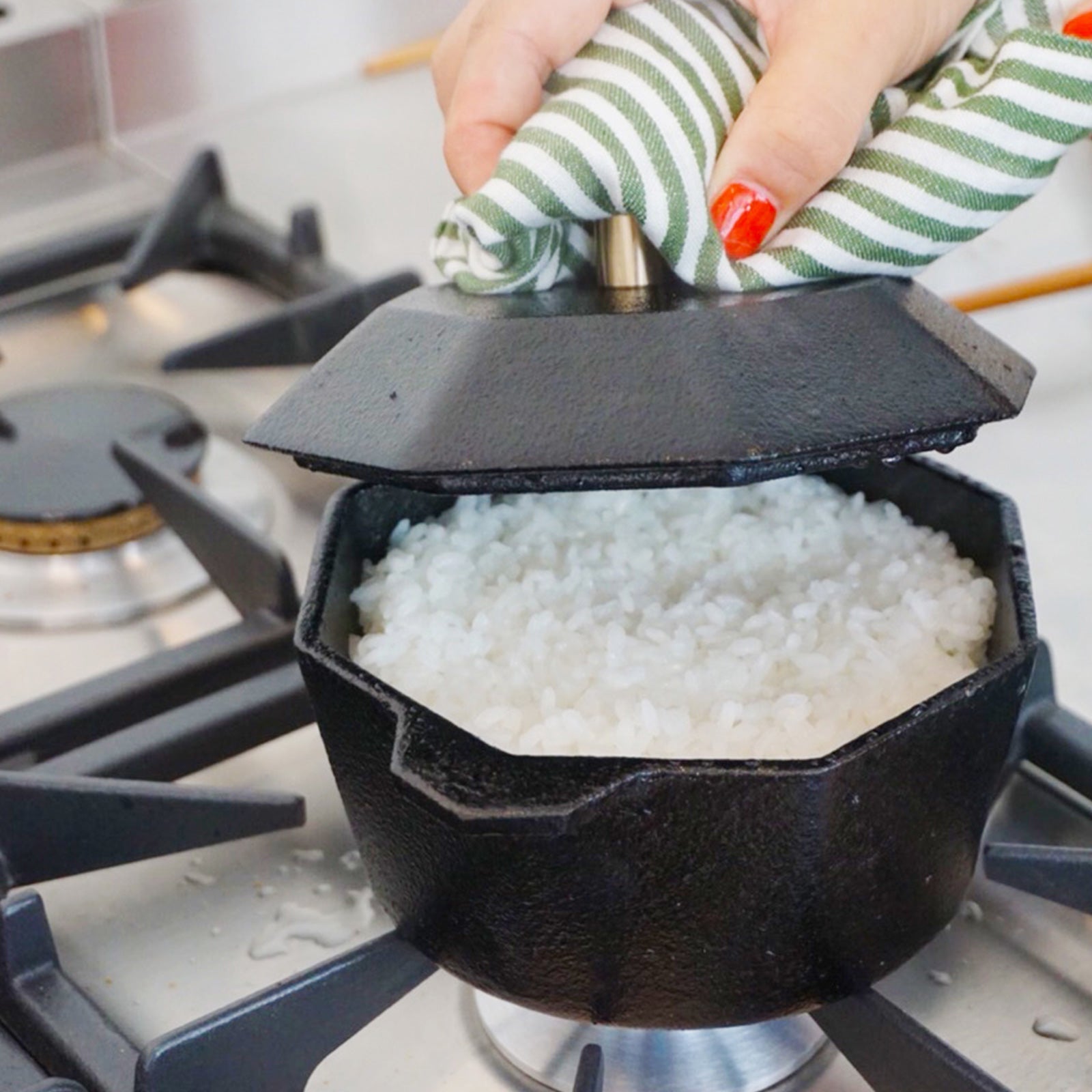 Cast - Iron Traditional Pot Pre - seasoned Non - stick 21cm - Home & Garden > Kitchenware > Skillets & Frying Pans - Rivercity House & Home Co. (ABN 18 642 972 209) - Affordable Modern Furniture Australia