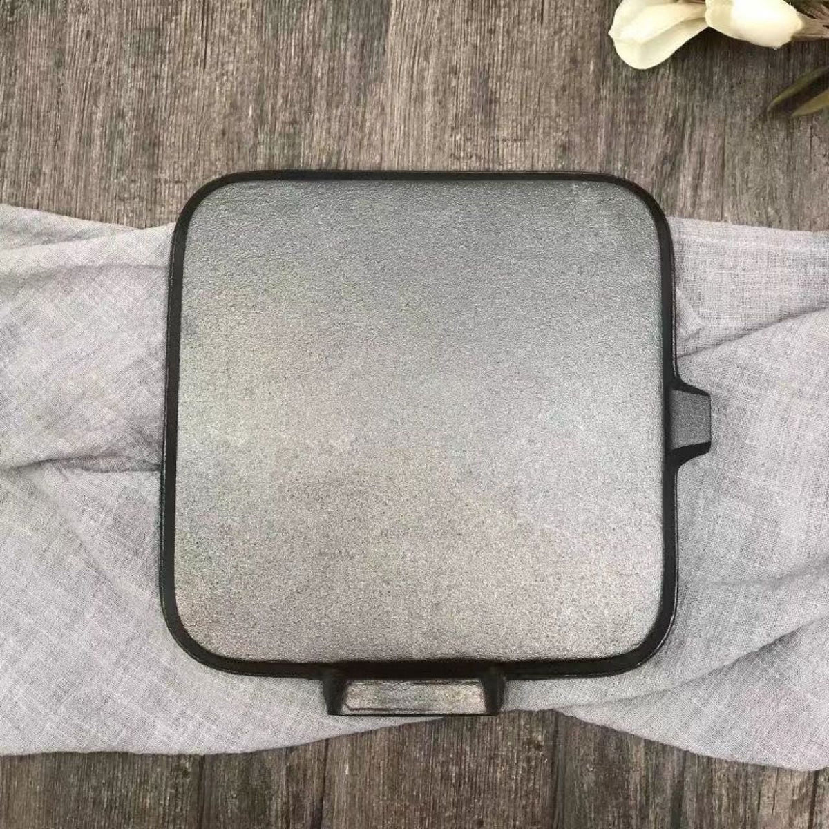 Foldable Non-Stick Iron Grill Pan with Lid and Wooden Handle 20 cm - Black - Outdoor Recreation > Camping > Camping Appliances - Rivercity House & Home Co. (ABN 18 642 972 209) - Affordable Modern Furniture Australia